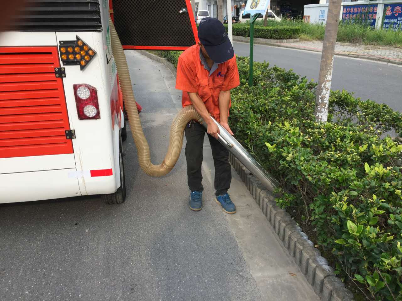 小型燃油扫地车TH100S